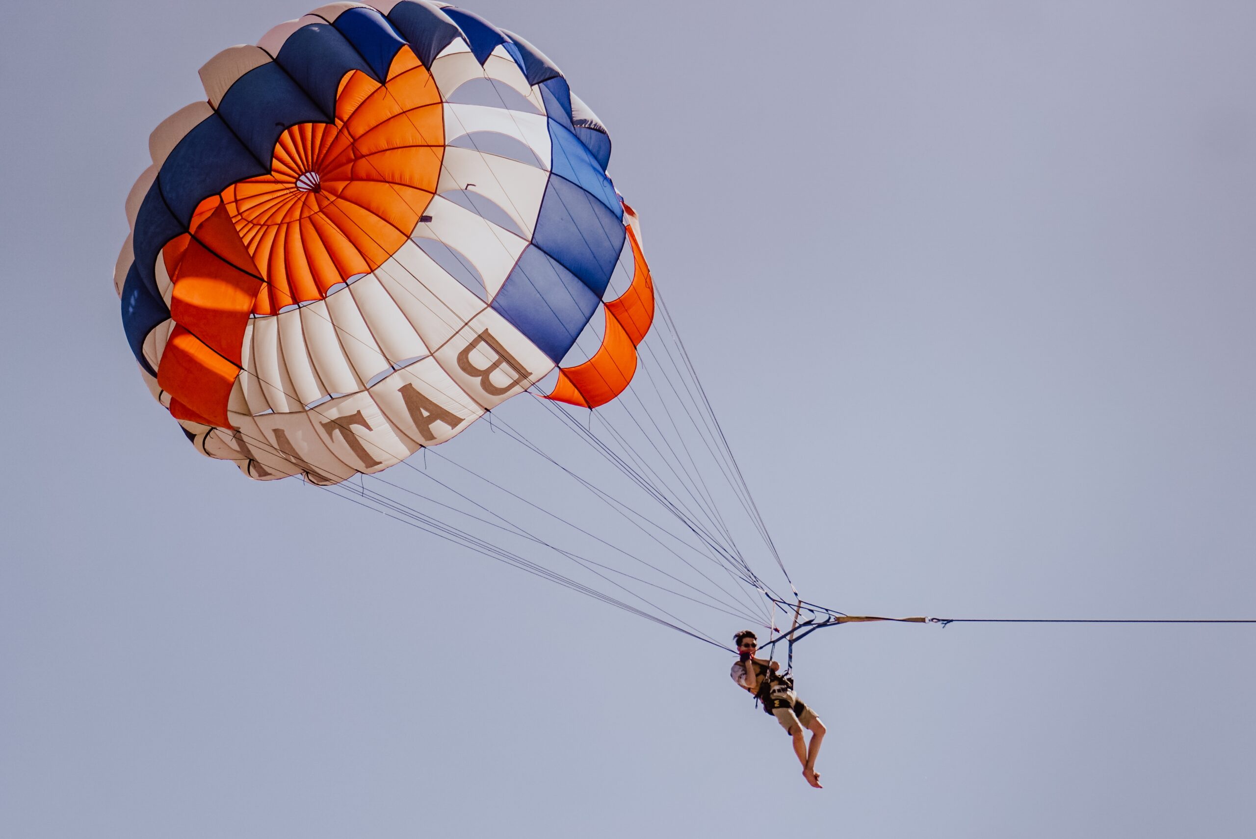 flying-parachute-in-bali-2024-10-18-07-43-53-utc